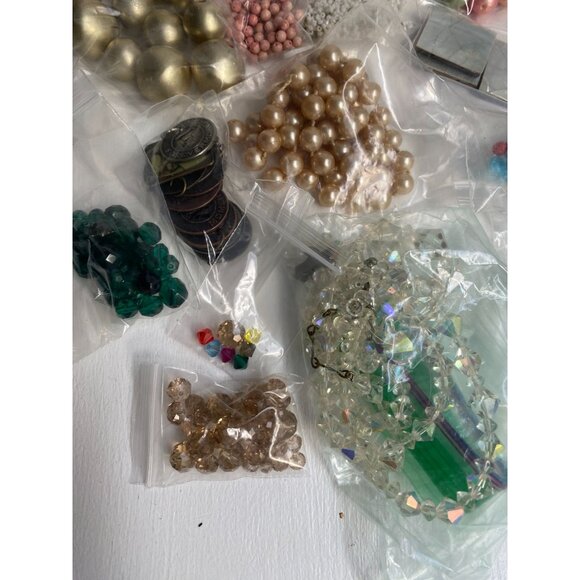 Mixed bead Lot Multiple Colors, Sizes, Stone, Crystal, Metal, Glass, Shell - Picture 6 of 7